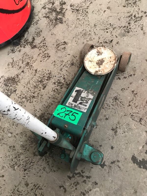 lot 275 image: Floor Jack One & Half Ton, Made in Japan wSuper heavy duty 4-wheel dolly