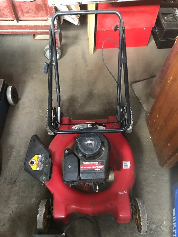 lot 282 image: Lawn Mower Yard Machine 22 3.75HP w2 boxes full of Briggs & Stratton parts