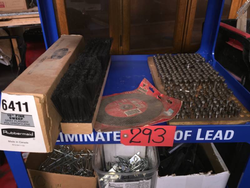 lot 293 image: Two New Brooms Rubbermaid 16 Fine, One Abrasive Blade 7-7.25, Tray of Machine Parts