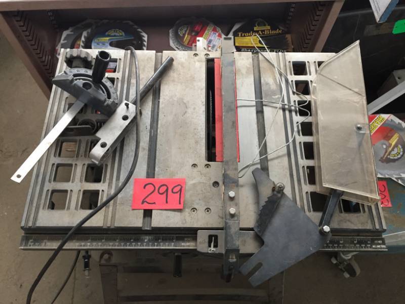 lot 299 image: Craftsman Table Saw 2 15 HP 10