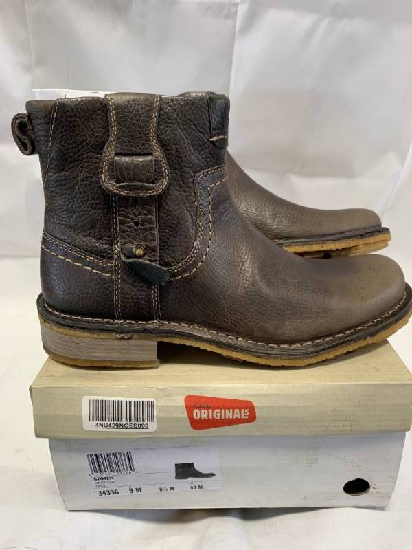 lot 5 image: Brand New Clarks Mens Stoten Boots Size 9 ($140 retail)