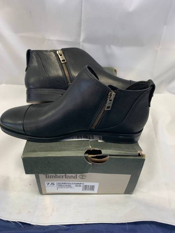 lot 22 image: Womens Timberland Somers Falls Shoes Size 7.5 NEW