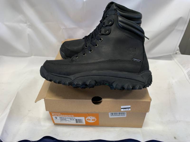 lot 23 image: Mens Rim Ridge Thinsulate Boots Size 9 NEW