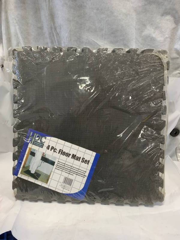 lot 40 image: 4 piece Floor GymGarage Mats