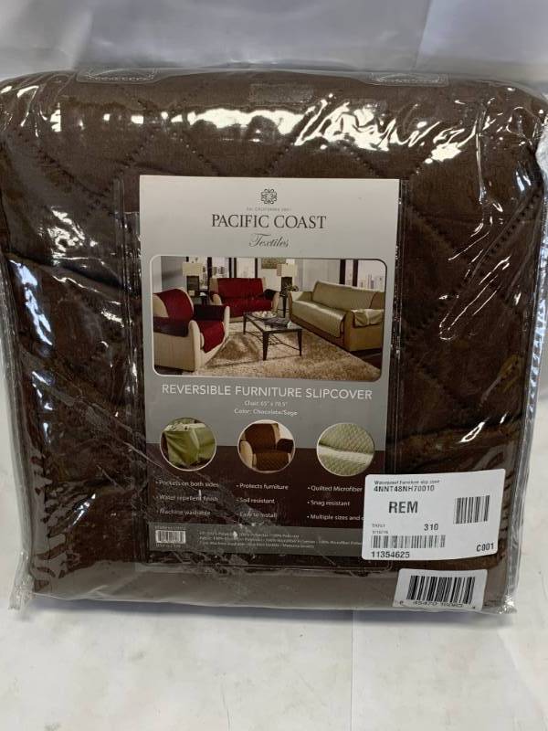 lot 83 image: Reversible Waterproof Slip Cover