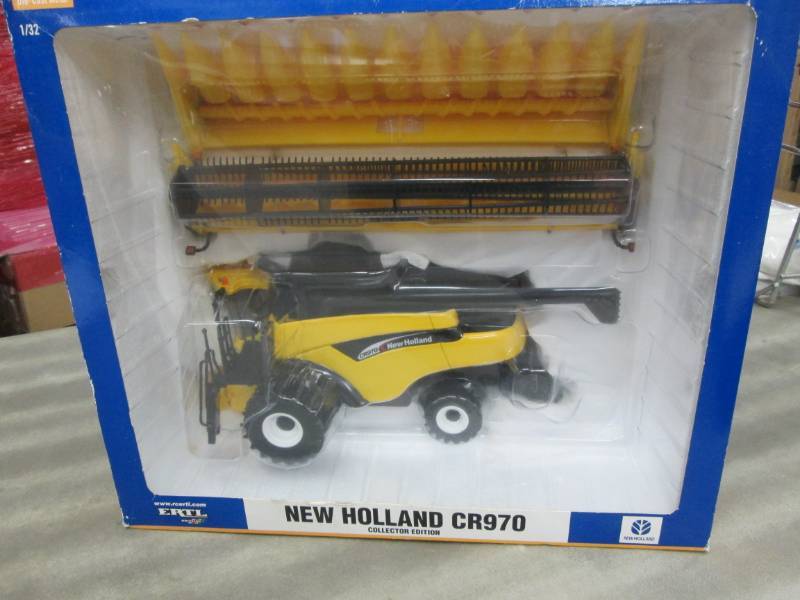 Ertl NIB New Holland CR970 132 Die...