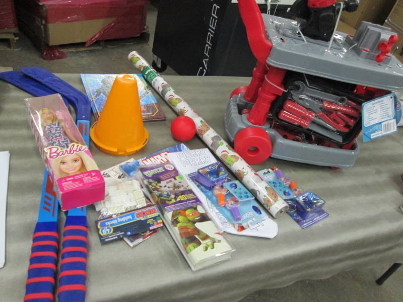 Work Bench, Barbie, Nerf Hockey, Na...