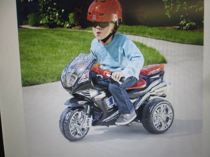 Battery-Powered 3-Wheel Racer open ...