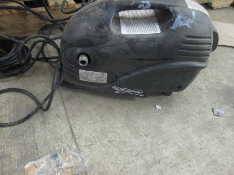 Black Cat Pressure Washer- no hoses...
