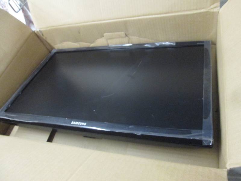 Samsung 27 inch Monitor- scratched ...