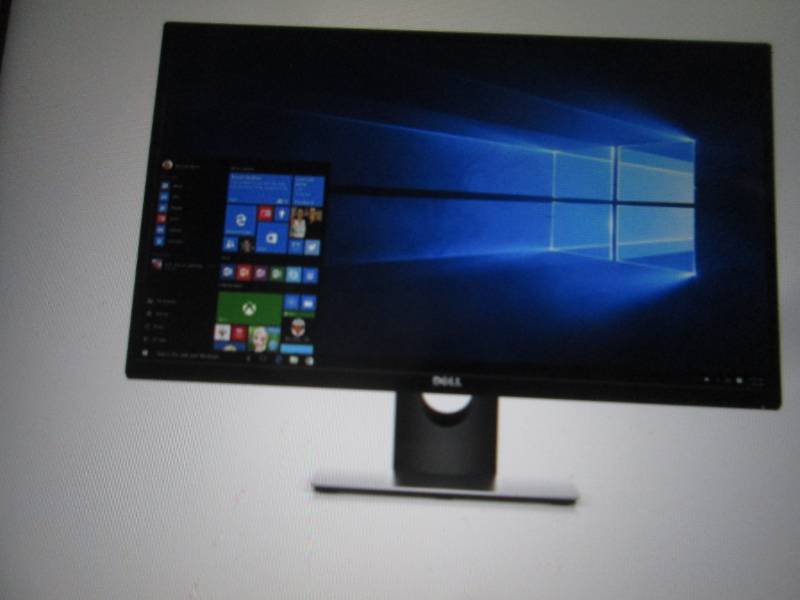 Dell 27 inch Full HD LED Monitor op...