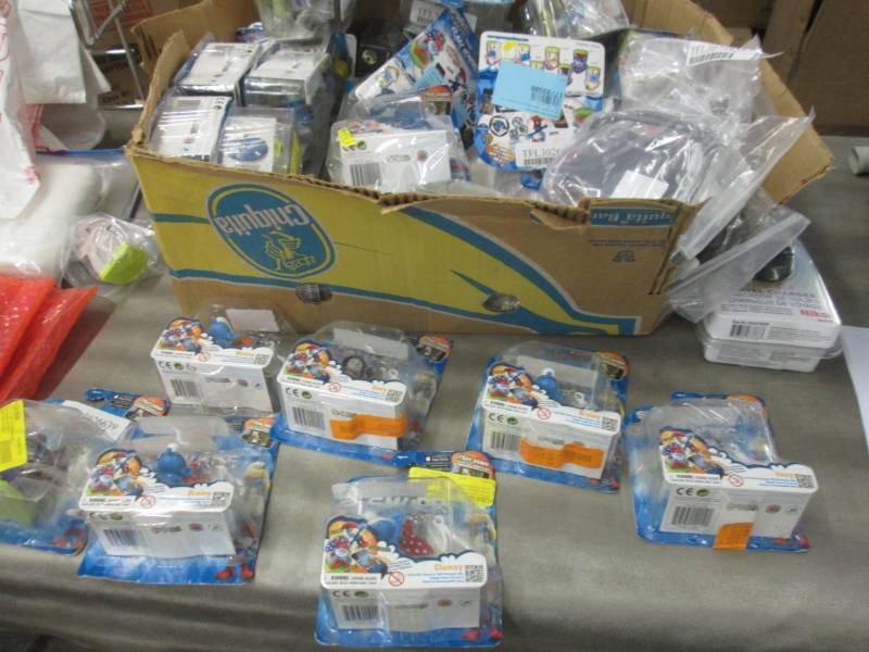 Large Lot Smurfs Swappz Backpack Cl...