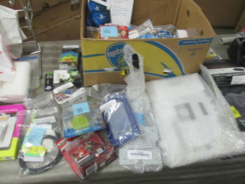 Box of Assorted Accessories, 4x6 Po...