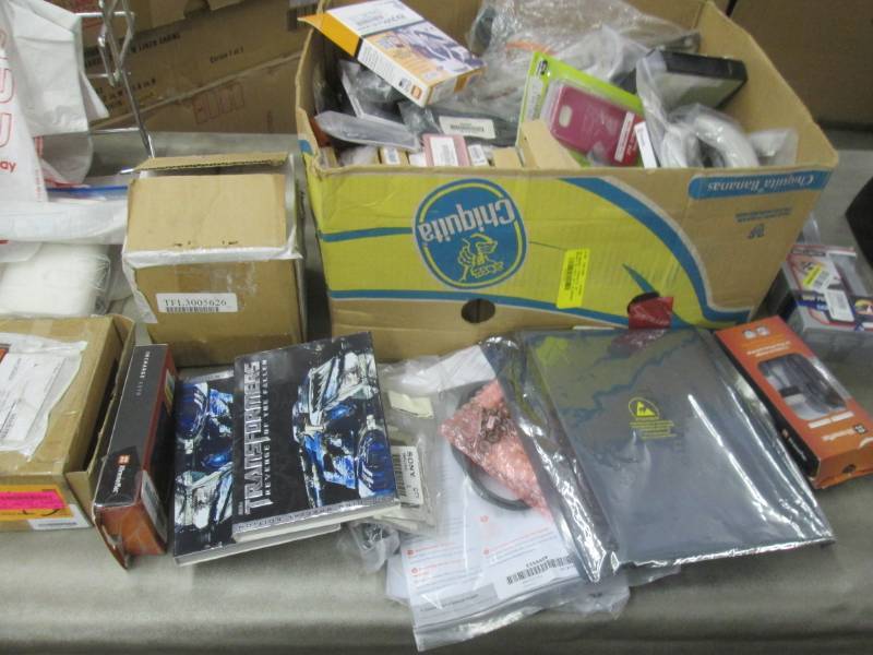 Assorted Electronic Accessories- se...