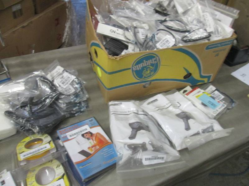 Assorted Electronic Accessories- se...