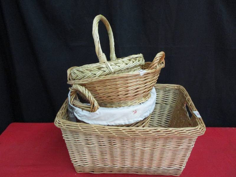 lot 36 image: 4 Whicker Baskets