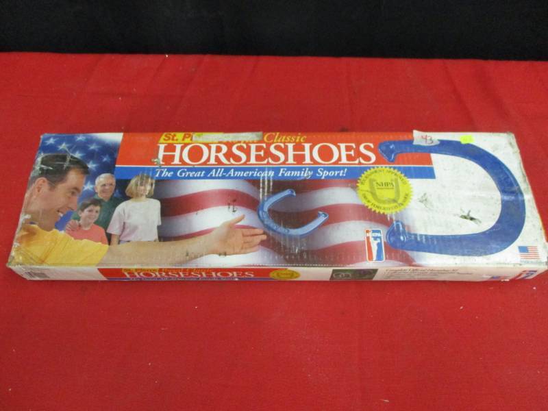 lot 43 image: Horseshoe Set in the box still