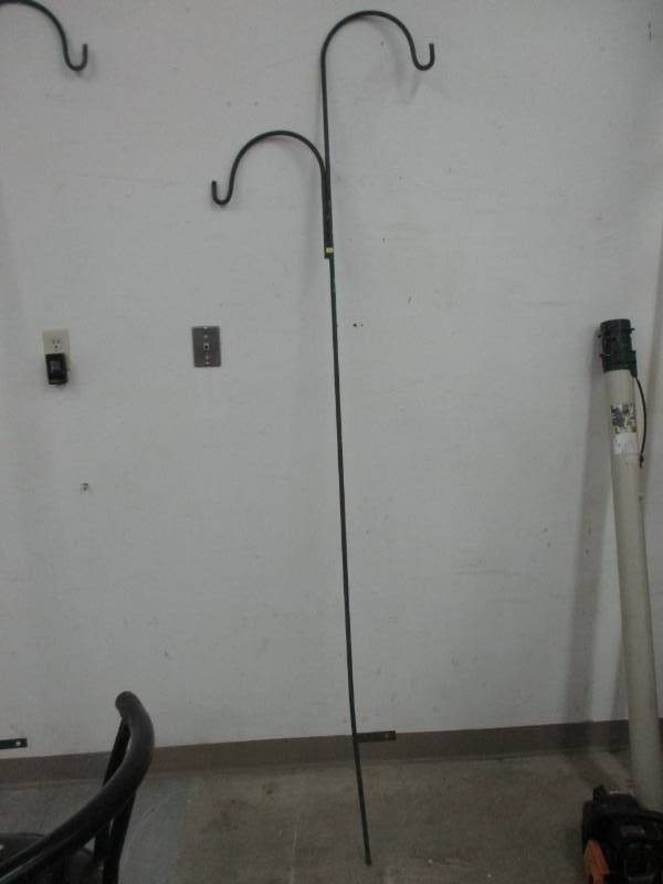 lot 46 image: 7 12 ft tall Shepards Hook