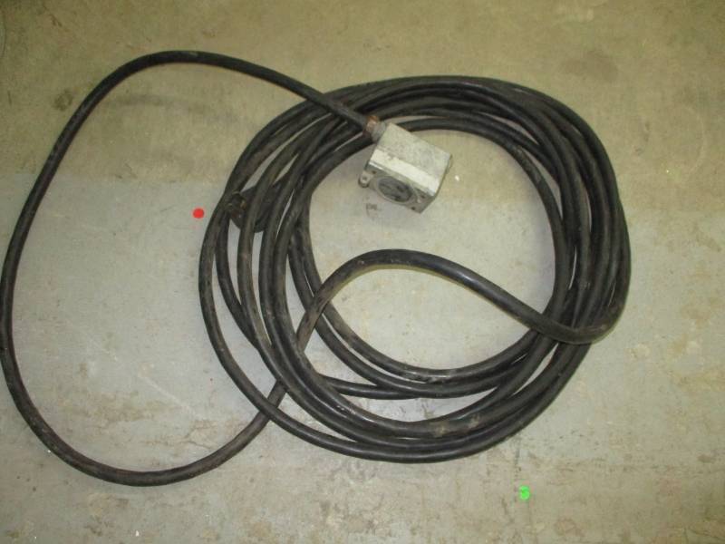 lot 62 image: 220 Extension Chord