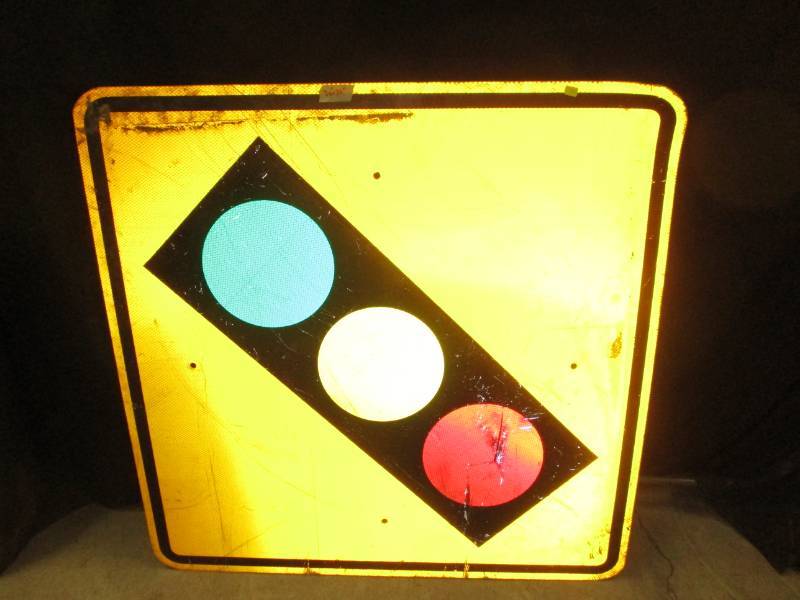 lot 74 image: Stop Light Sign 36 x 36 Glows