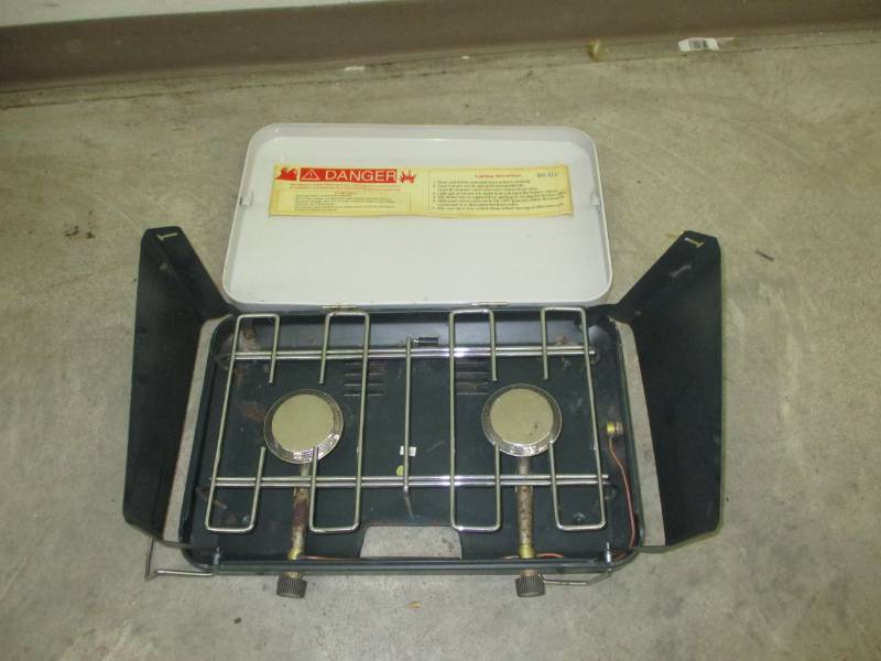 lot 92 image: Camping propane stove