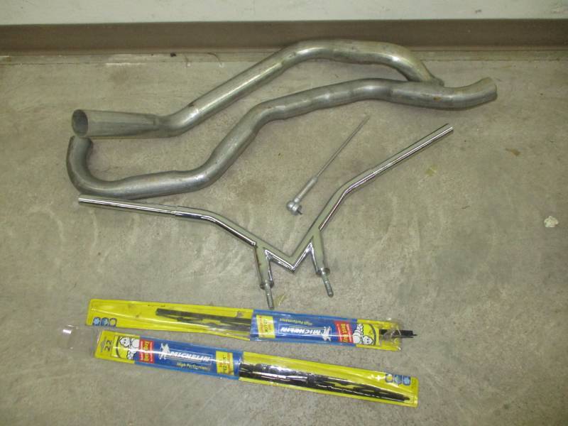 lot 94 image: Motorcycle handle bars, pipes and wind shirld wipers and antanna