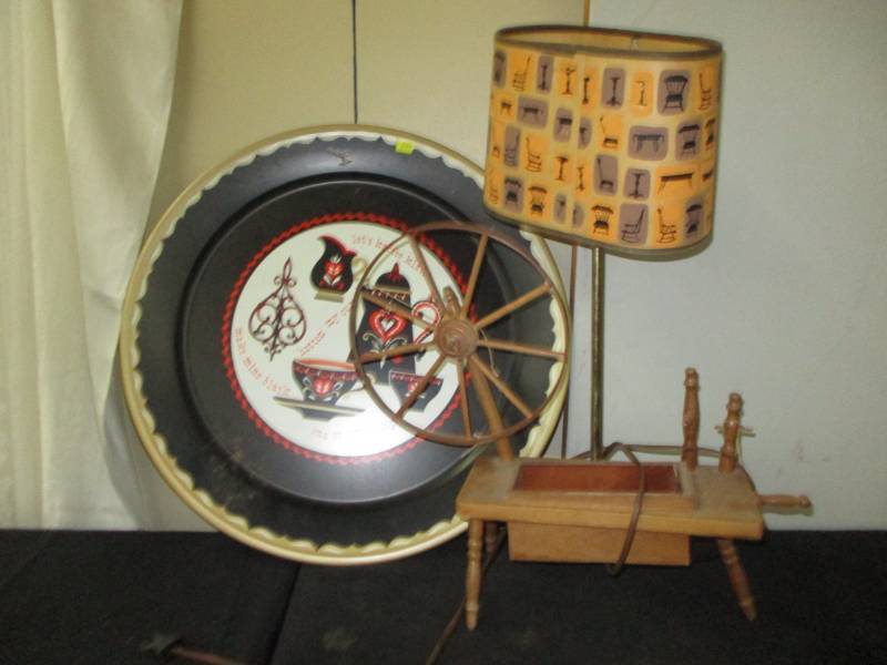 lot 113 image: Spinning Wheel Lamp and Tray