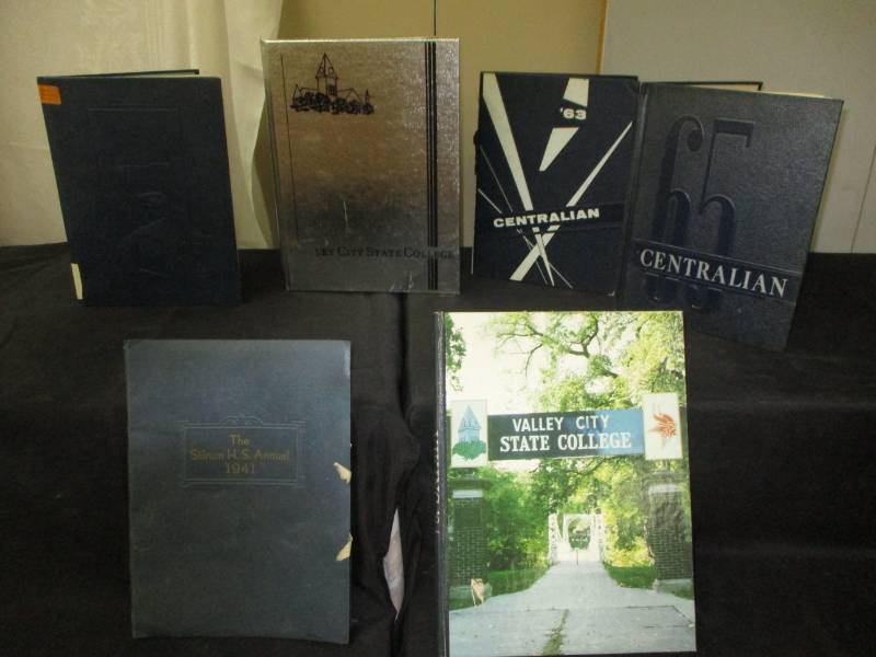lot 114 image: Annuals