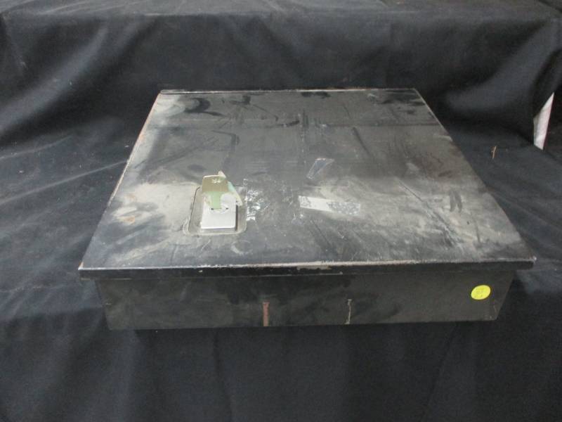 lot 122 image: Old Till Drawer with Key