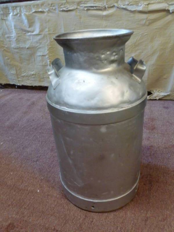 lot 7 image: Vintage Milk Can