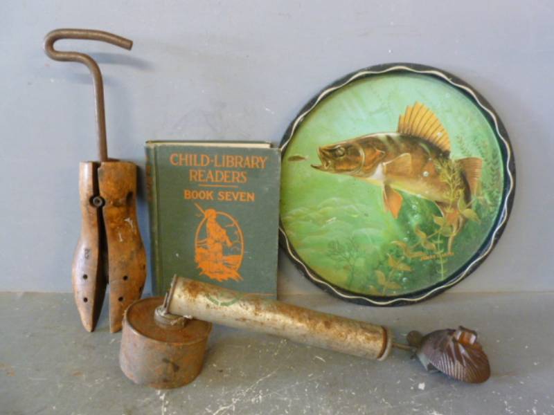 lot 28 image: Vintage Items