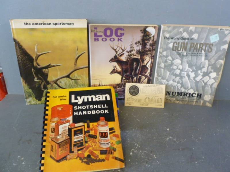 lot 30 image: Vintage Sportsman Items