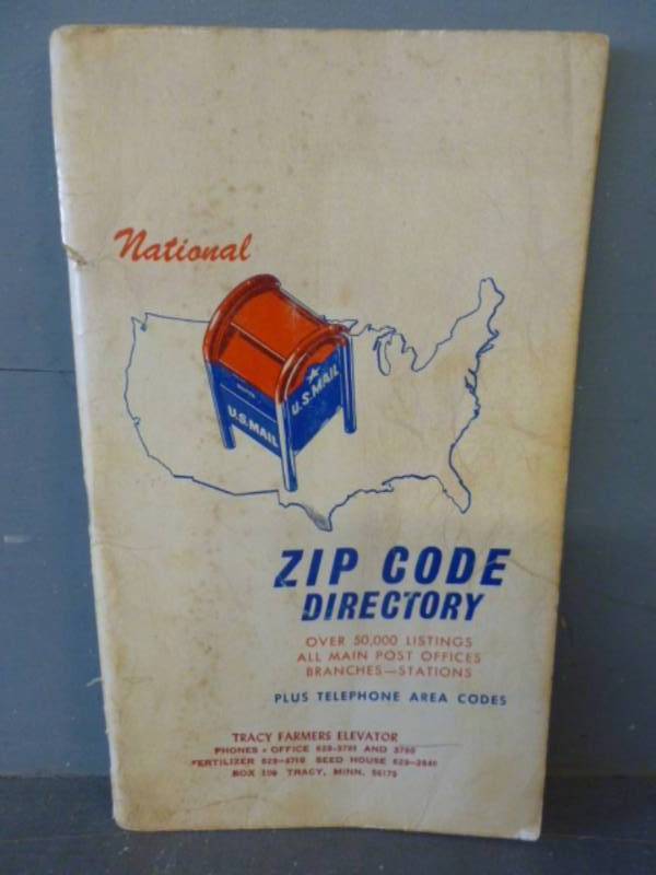 lot 32 image: Vintage Booklet