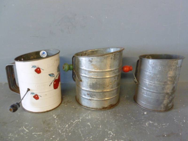 lot 46 image: Vintage Kitchen
