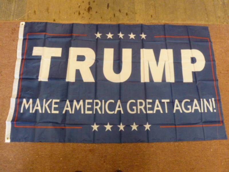 lot 55 image: Trump Flag