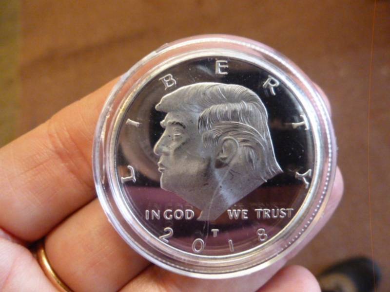 lot 72 image: Collector Coin