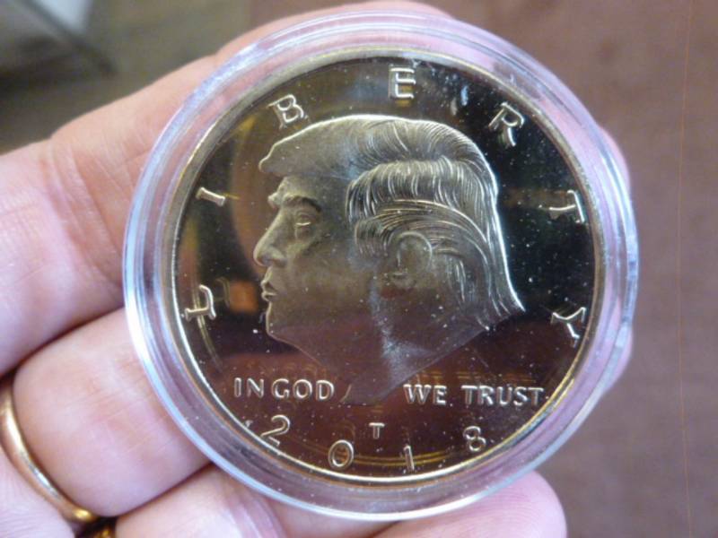 lot 73 image: Collector Coin