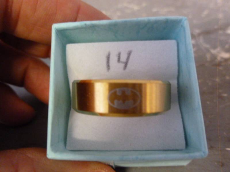lot 77 image: Mens Ring