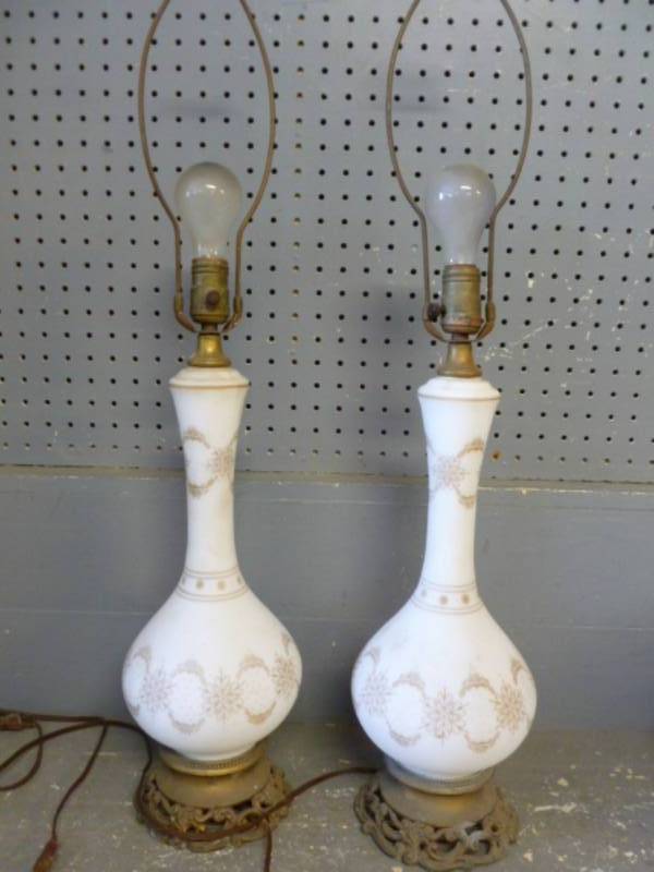 lot 98 image: Vintage Lamps