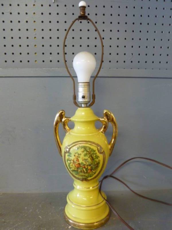 lot 99 image: Vintage Lamp