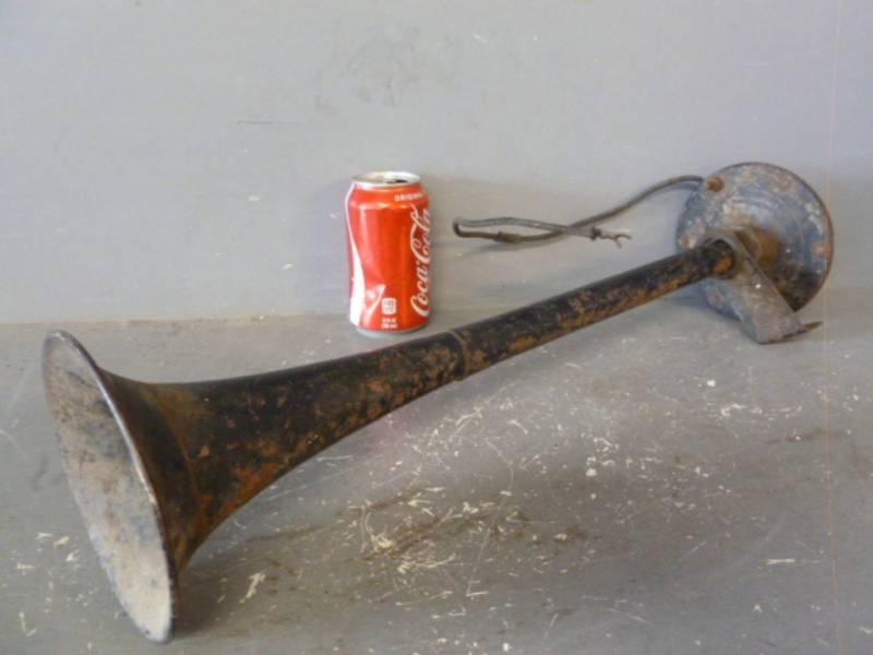 lot 123 image: Vintage Truck Horn