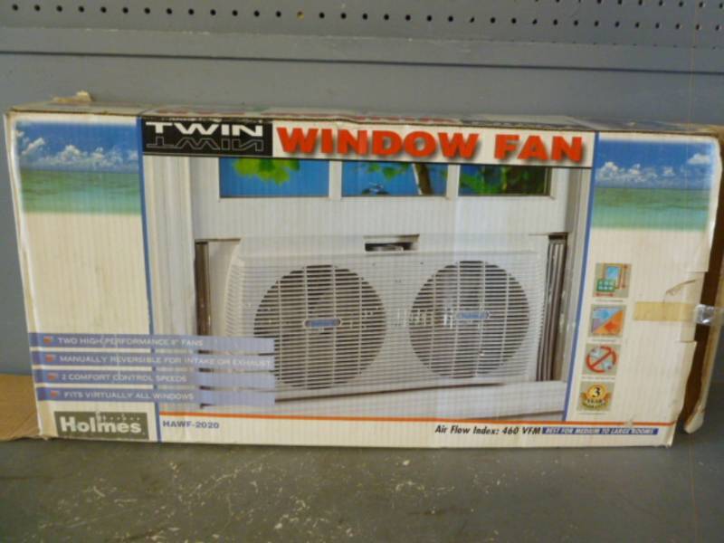 lot 127 image: Window Fan