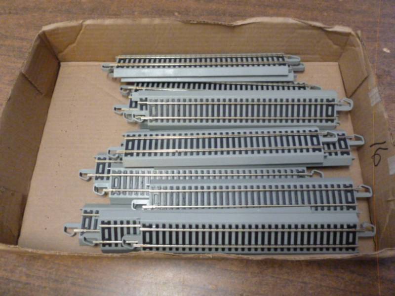 lot 134 image: Bachmann HO Scale Train Track
