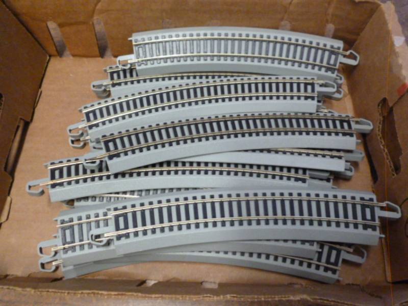 lot 136 image: Bachmann HO Scale Train Track