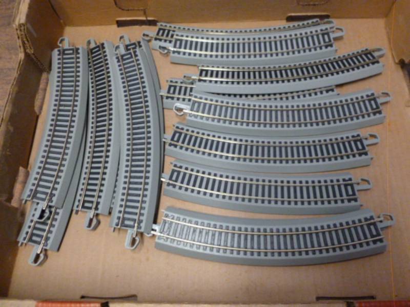 lot 137 image: Bachmann HO Scale Train Track