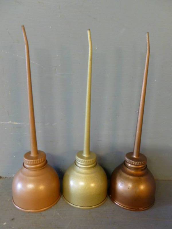 lot 214 image: Oiler Cans