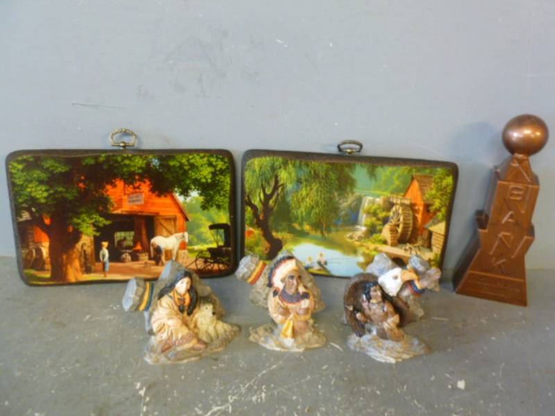 lot 216 image: Decorative