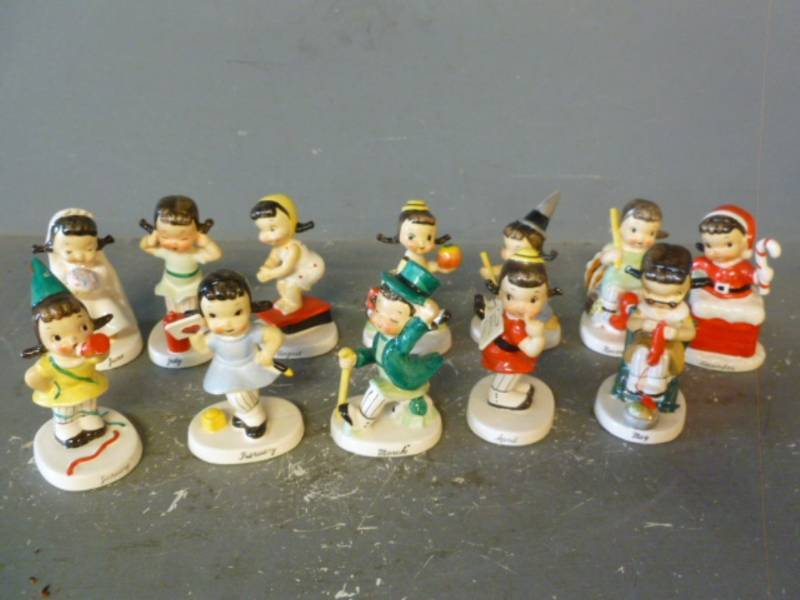lot 224 image: Vintage Figurines