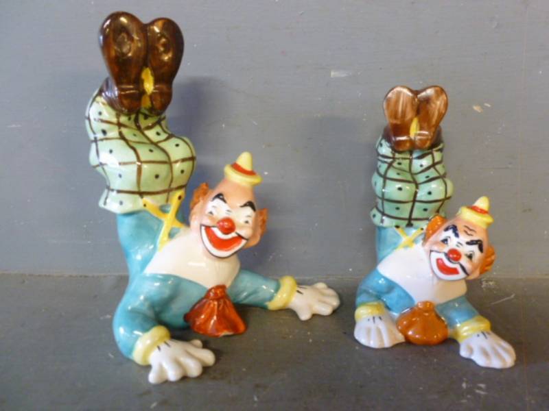 lot 232 image: Vintage Yona Figurines