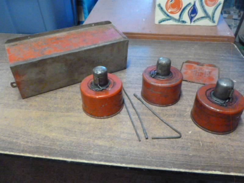 lot 259 image: Vintage Road Flare Set